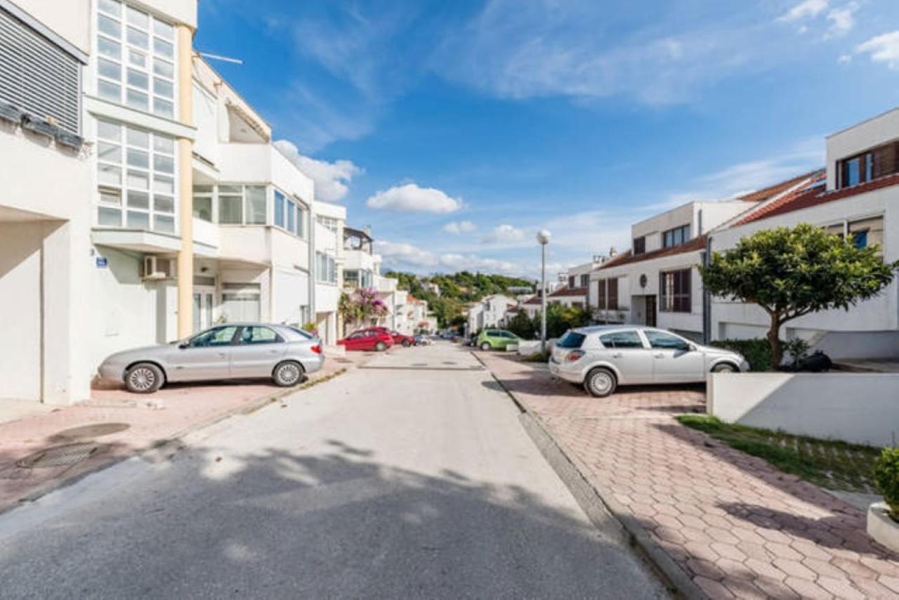 Sea View Apartment Reno W/Garage Split Kültér fotó