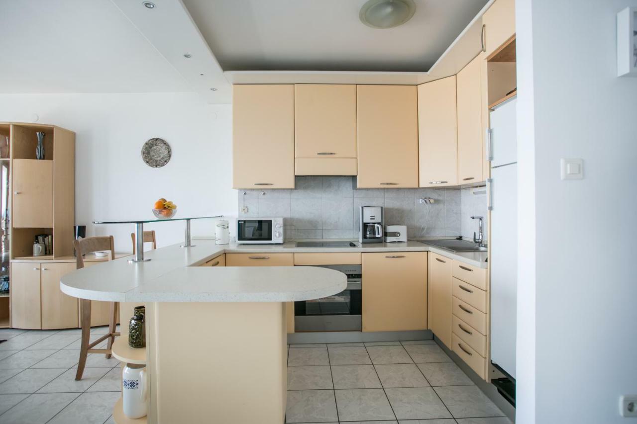 Sea View Apartment Reno W/Garage Split Kültér fotó