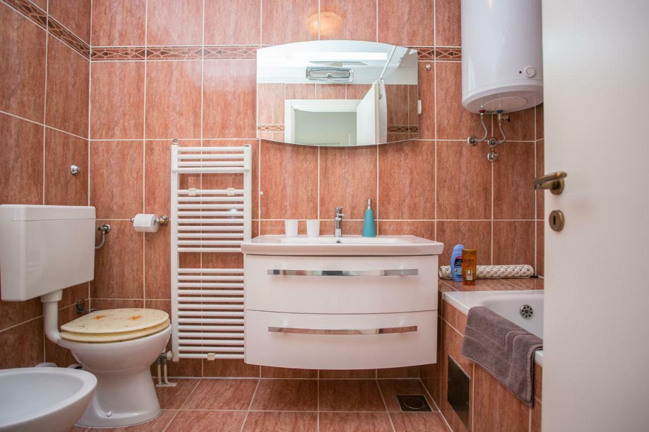 Sea View Apartment Reno W/Garage Split Kültér fotó